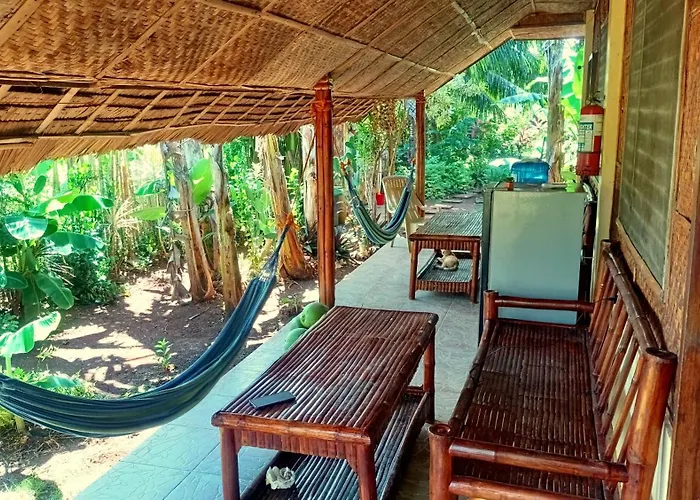Michael's Native Farm stay *
